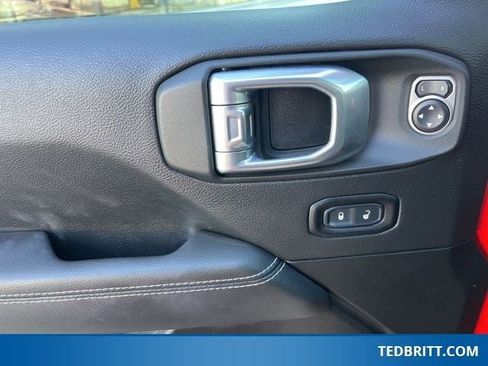 Used 2021 Jeep Wrangler Unlimited Sahara w/ Cold Weather Group image 38