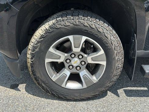 Used 2019 Chevrolet Colorado Z71 AWD/4WD image 11