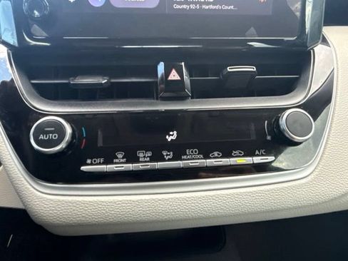 Used 2023 Toyota Corolla LE w/ LE Premium Package FWD image 20