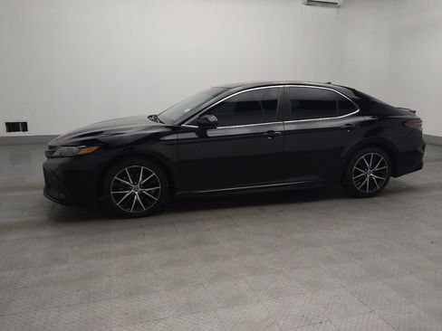 Used 2021 Toyota Camry SE FWD image 2
