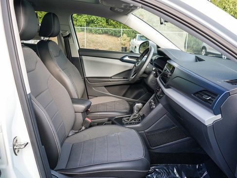 Used 2022 Volkswagen Taos SE FWD image 16