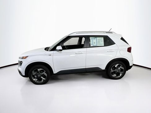 Used 2024 Hyundai Venue SEL image 8