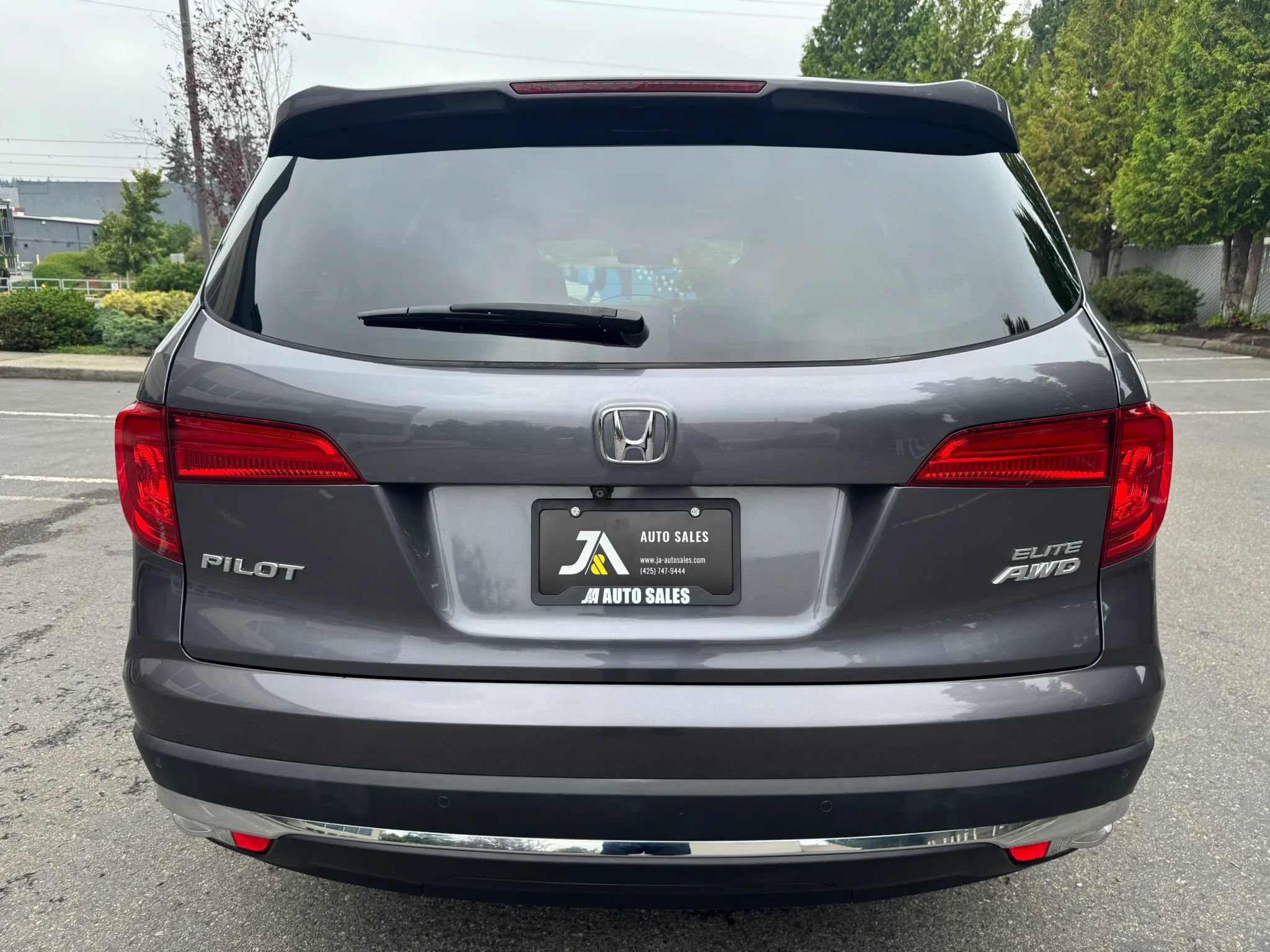Used 2018 Honda Pilot Elite image 9