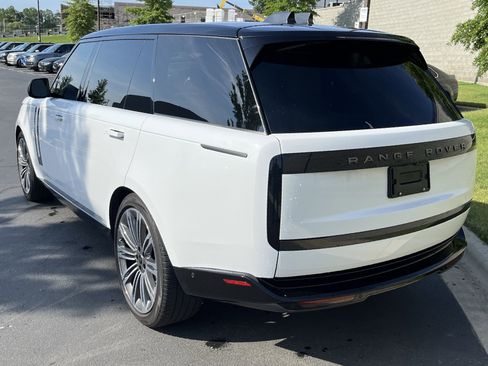 Used 2024 Land Rover Range Rover Long Wheelbase SE AWD/4WD image 5