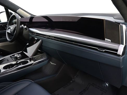 Certified 2025 Cadillac Escalade IQ Sport 2 AWD/4WD image 14