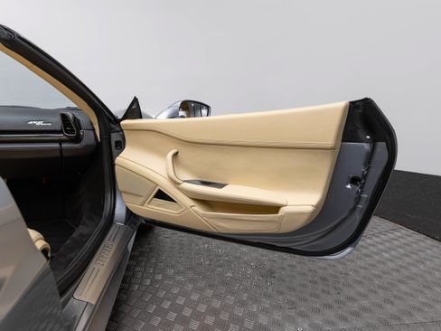 Used 2013 Ferrari 458 Spider RWD image 44