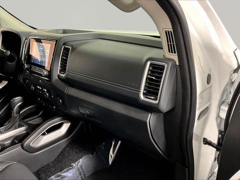 Certified 2024 Nissan Frontier SV w/ SV Convenience Package AWD/4WD image 27