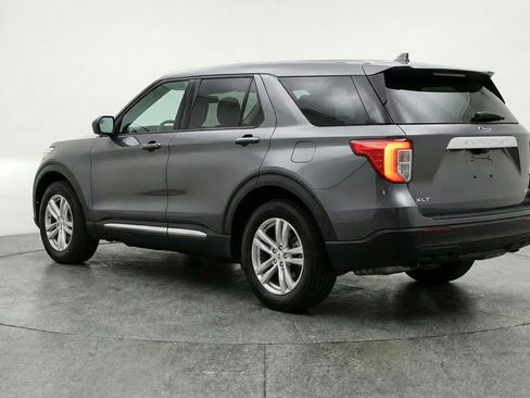Used 2024 Ford Explorer XLT w/ Equipment Group 202A image 6