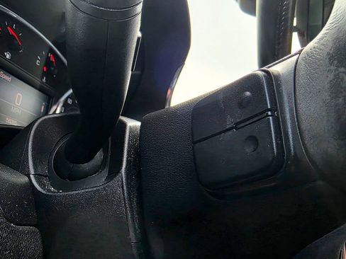 Used 2020 Chevrolet Equinox LT FWD image 21