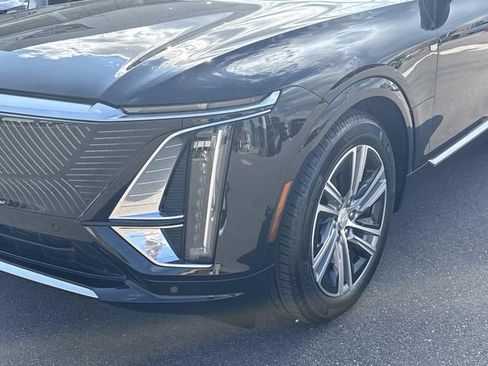 Used 2024 Cadillac Lyriq Luxury AWD/4WD image 9