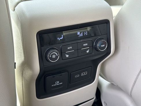Certified 2023 GMC Acadia Denali w/ Denali Ultimate Package AWD/4WD image 22