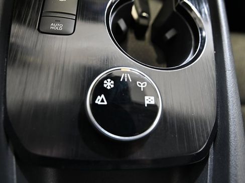 Used 2024 Nissan Rogue SV image 24