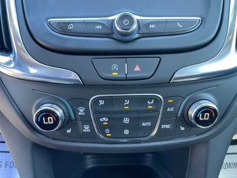 Used 2024 Chevrolet Equinox LT FWD image 21