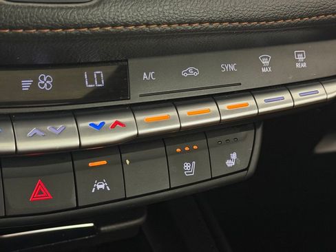 Used 2023 Cadillac XT4 Premium Luxury image 22