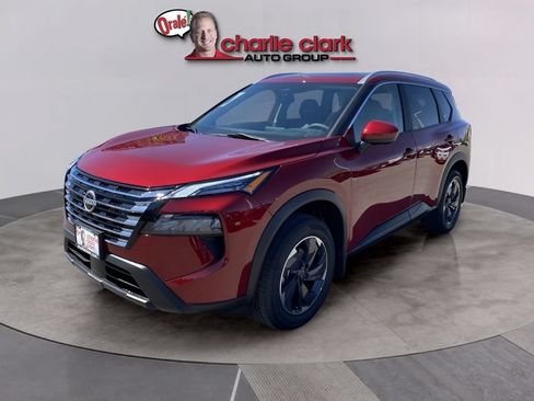 Used 2024 Nissan Rogue SV w/ SV Premium Package FWD image 2