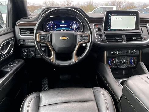 Used 2024 Chevrolet Suburban High Country w/ Advanced Technology Package image 10