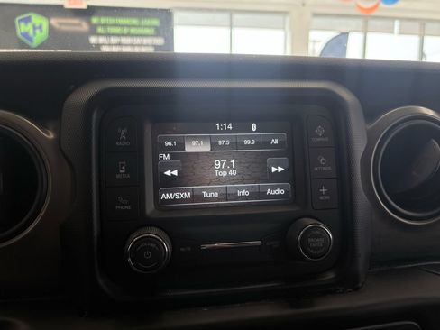 Used 2018 Jeep Wrangler Unlimited Sport S AWD/4WD image 32