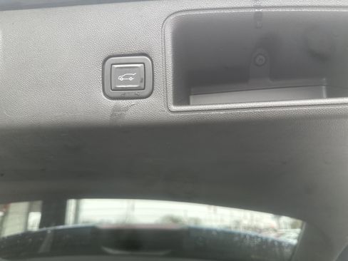 Used 2020 GMC Terrain SLE w/ Driver Convenience Package image 14