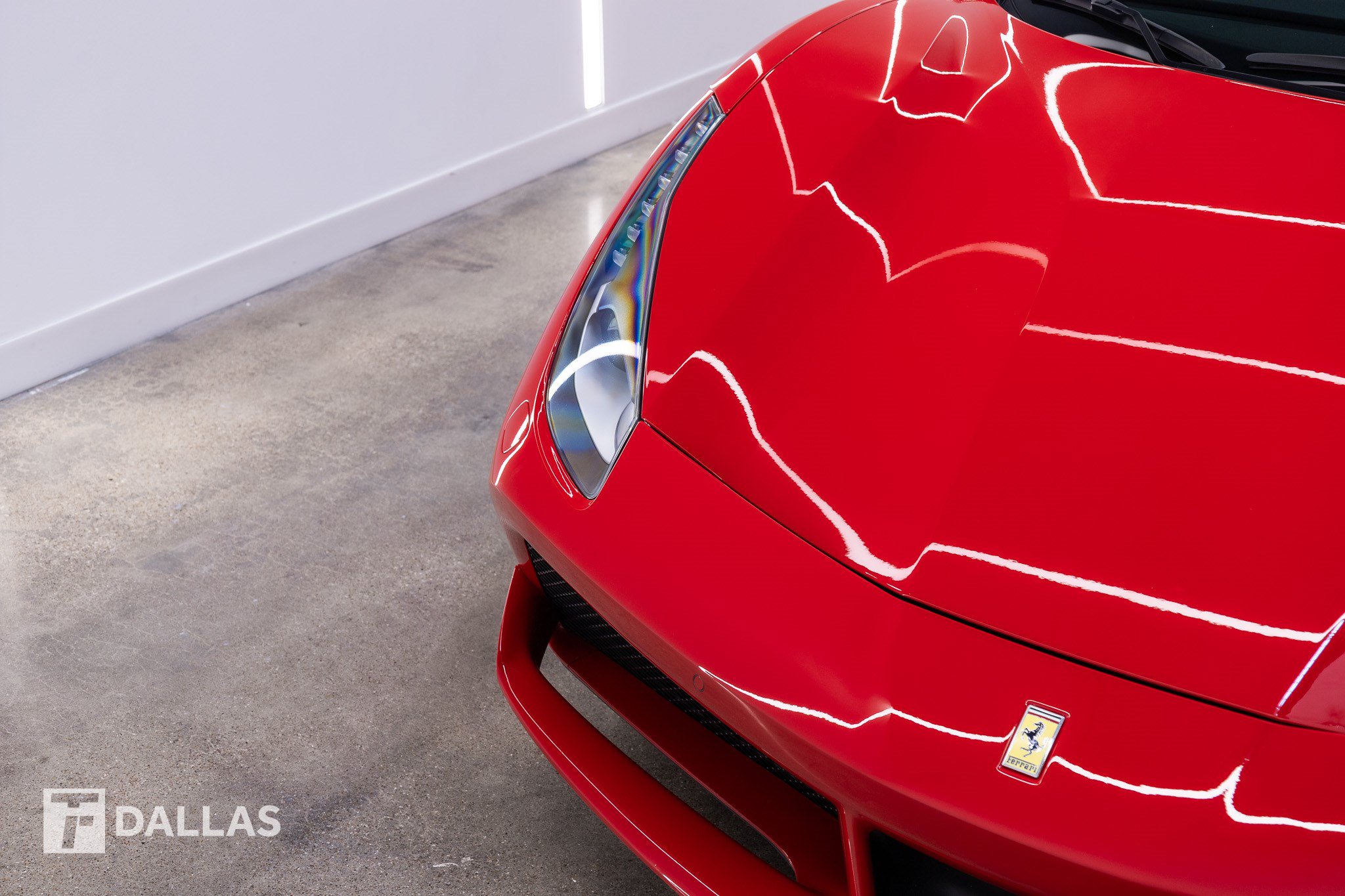 Used 2018 Ferrari 488 GTB RWD image 8