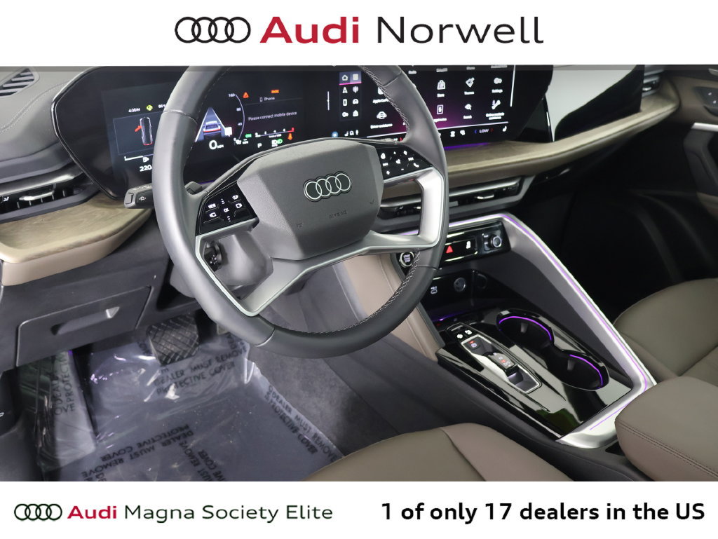 Used 2025 Audi Q5 Premium Plus w/ Premium Plus AWD/4WD image 2