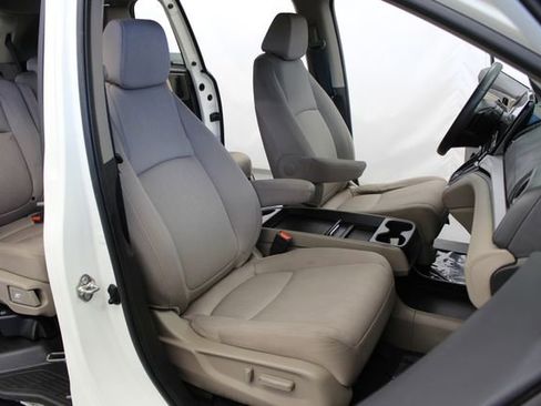 Used 2019 Honda Odyssey EX image 27