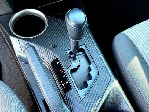 Used 2015 Toyota RAV4 LE image 18