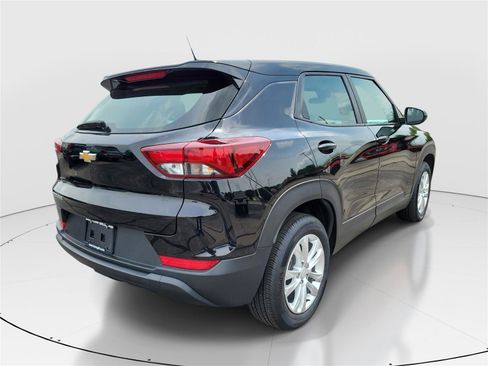 Used 2023 Chevrolet TrailBlazer LS FWD image 4