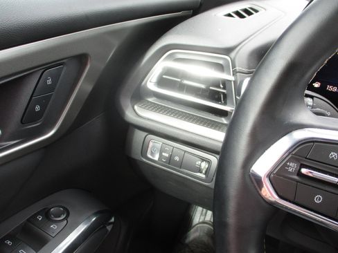 Certified 2025 Chevrolet Traverse LT image 20