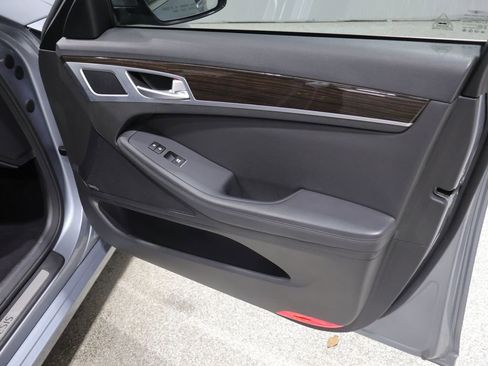 Used 2017 Genesis G80 3.8 w/ Option Group 02 AWD/4WD image 25