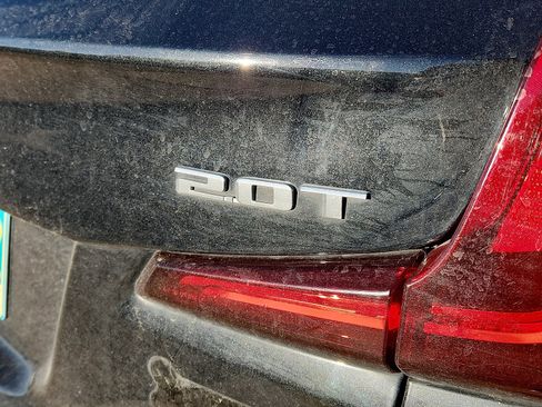 Used 2019 Cadillac XT4 Premium Luxury image 7