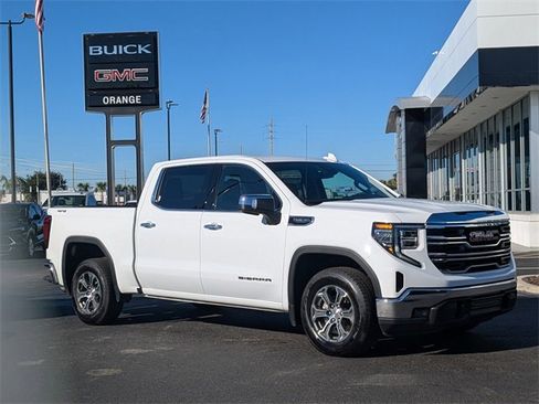Used 2025 GMC Sierra 1500 SLT image 2