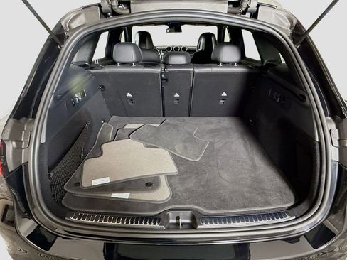 Used 2025 Mercedes-Benz GLC 300 image 24