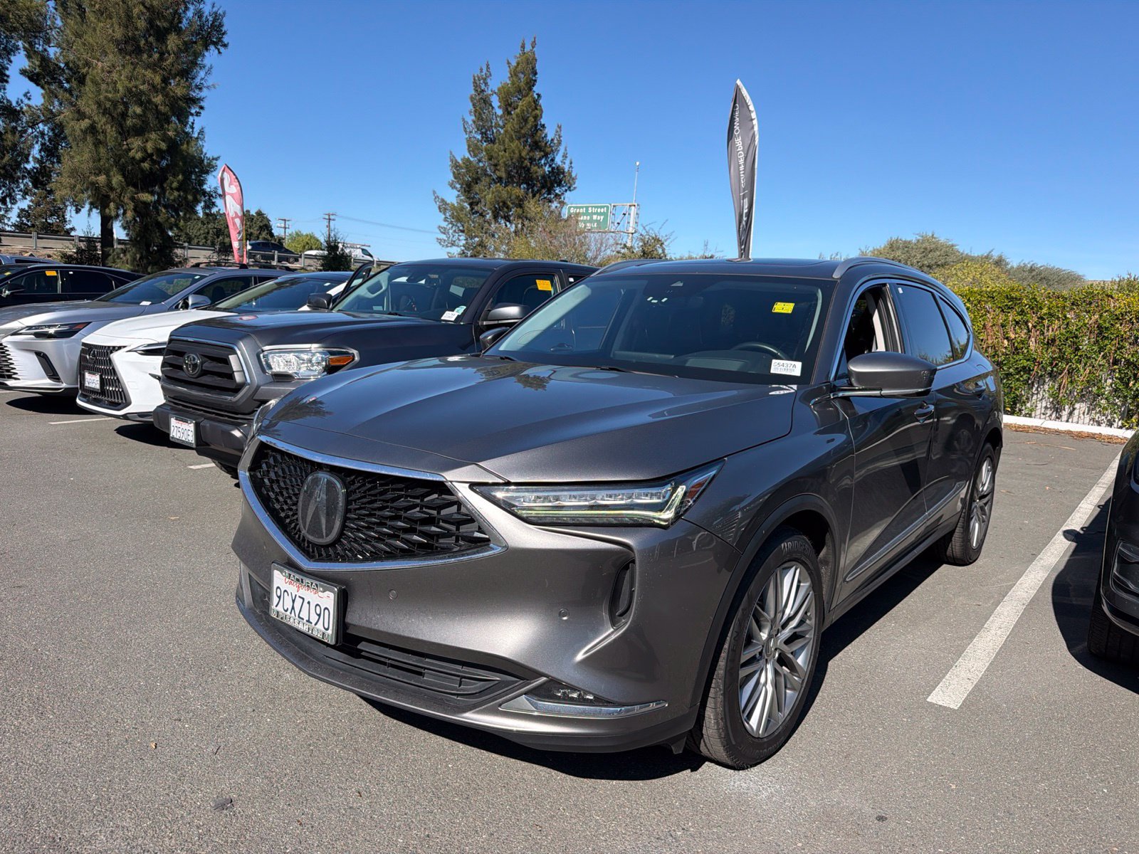 Used 2023 Acura MDX w/ Advance Package AWD/4WD image 3