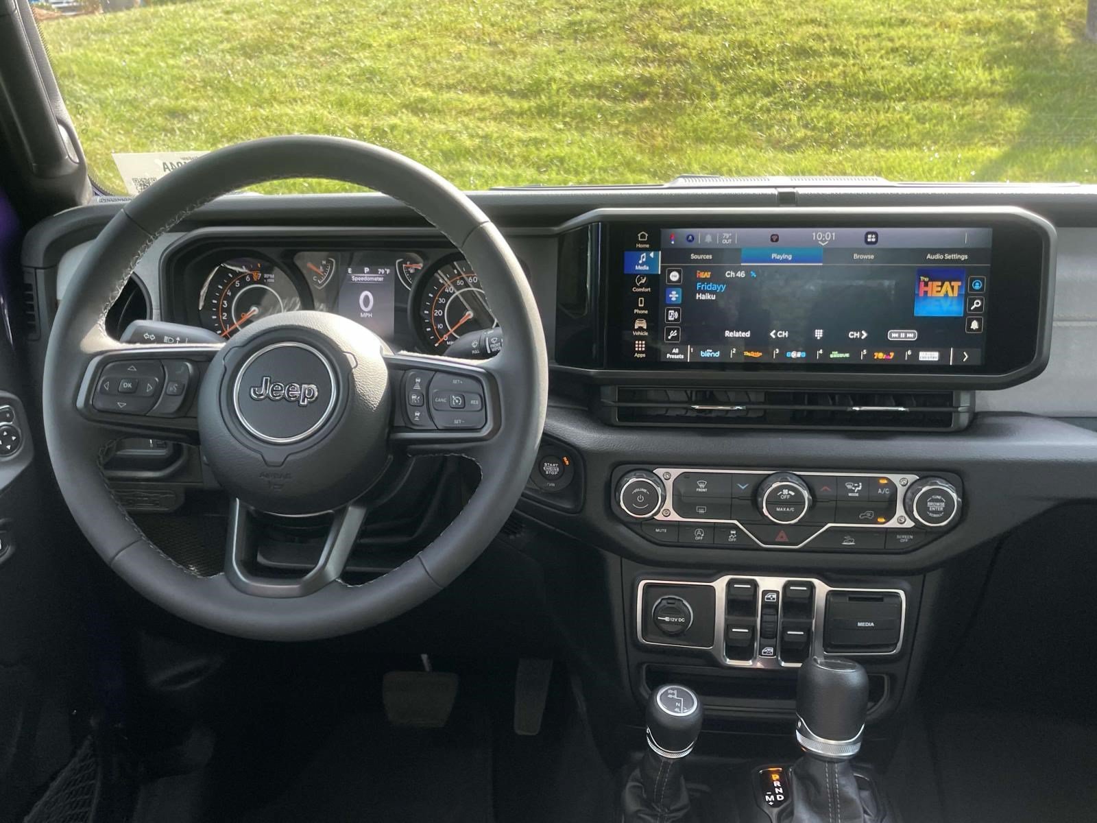 Used 2026 Jeep Gladiator Sport AWD/4WD image 11