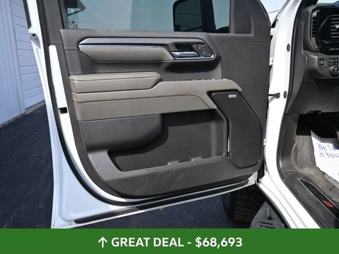 Used 2024 Chevrolet Silverado 2500 ZR2 w/ Technology Package AWD/4WD image 19