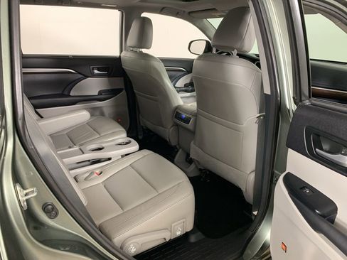 Used 2015 Toyota Highlander Limited image 43