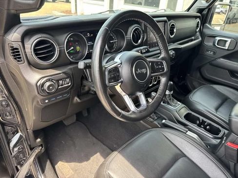 Used 2022 Jeep Wrangler Unlimited Sahara w/ Cold Weather Group AWD/4WD image 22