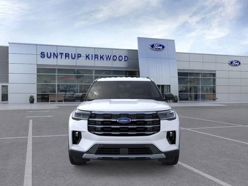 New 2026 Ford Explorer Active w/ Active Comfort Package image 8