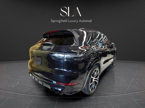 Used 2021 Porsche Cayenne GTS image 4