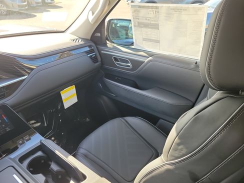 New 2026 INFINITI QX80 Luxe w/ Cargo Package image 13