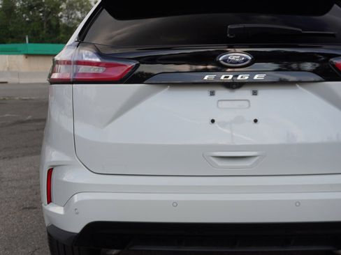 Used 2022 Ford Edge ST-Line image 16