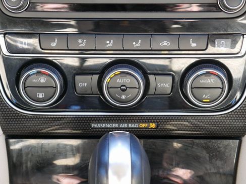 Used 2019 Volkswagen Passat 2.0T SE R-Line image 21