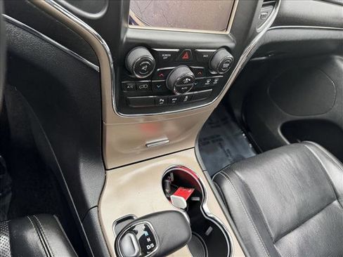 Used 2015 Jeep Grand Cherokee Limited w/ Luxury Group II AWD/4WD image 16