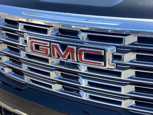 New 2025 GMC Acadia Denali w/ LPO, Floor Liner Package AWD/4WD image 28
