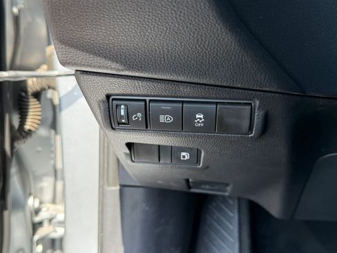 Used 2025 Toyota Corolla Cross AWD Hybrid image 14
