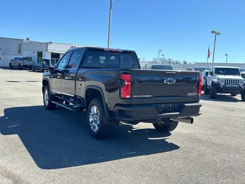 Used 2024 Chevrolet Silverado 2500 High Country w/ Technology Package AWD/4WD image 6