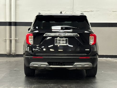 Used 2020 Ford Explorer XLT w/ Equipment Group 202A RWD image 13