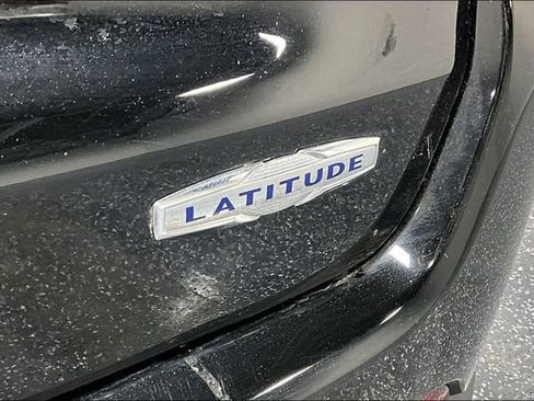 Used 2024 Jeep Compass Latitude image 24