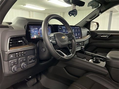 Certified 2025 Chevrolet Suburban High Country image 57