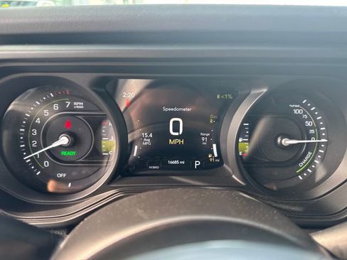 Used 2025 Jeep Wrangler Unlimited Sahara w/ Safety Group image 28